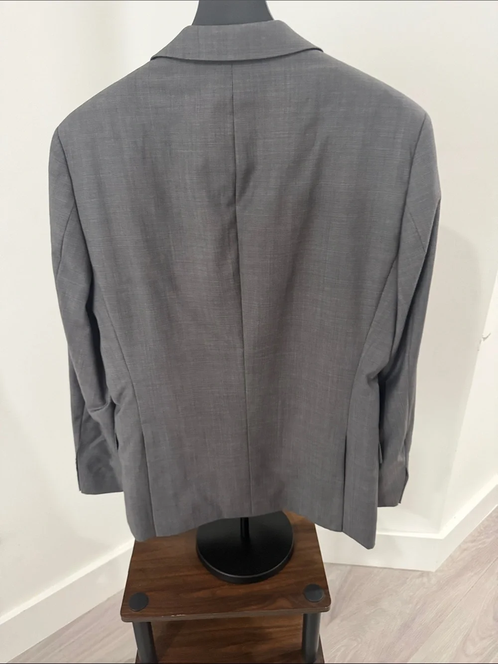 Hugo Boss Classic Men's Gray Two-Button Suit Blazer